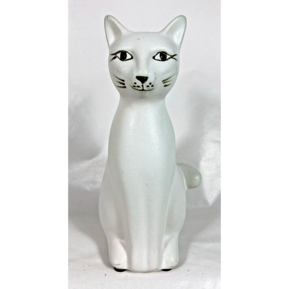 Urban Outfitters Kitty Cat Bisque White Sitting Ceramic Vase 5.75" UO Vietnam